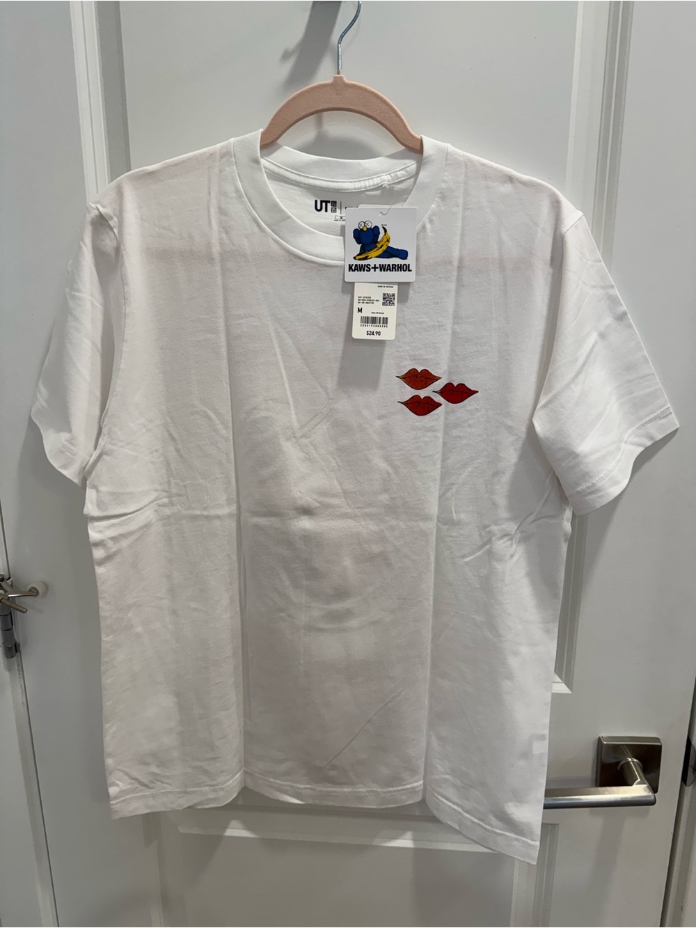 Uniqlo x KAWS T-Shirt White Size M NWT